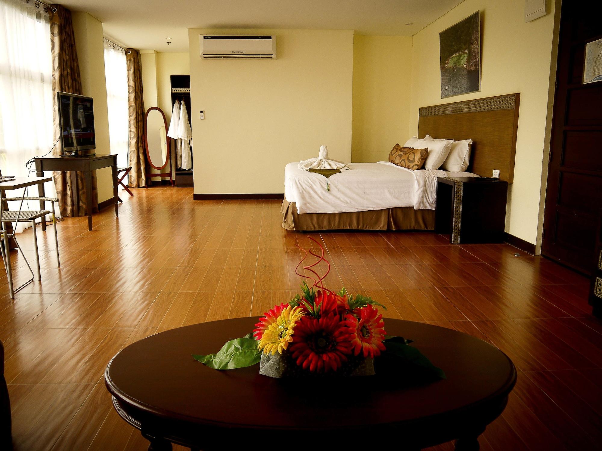 Fersal Hotel - Puerto Princesa Exteriör bild